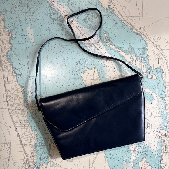 Vintage 80s Navy Vinyl Angular Purse - Picture 1 of 6